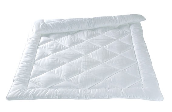 Fischbacher leichte Ganzjahres Kunstfaserdecke Aarau