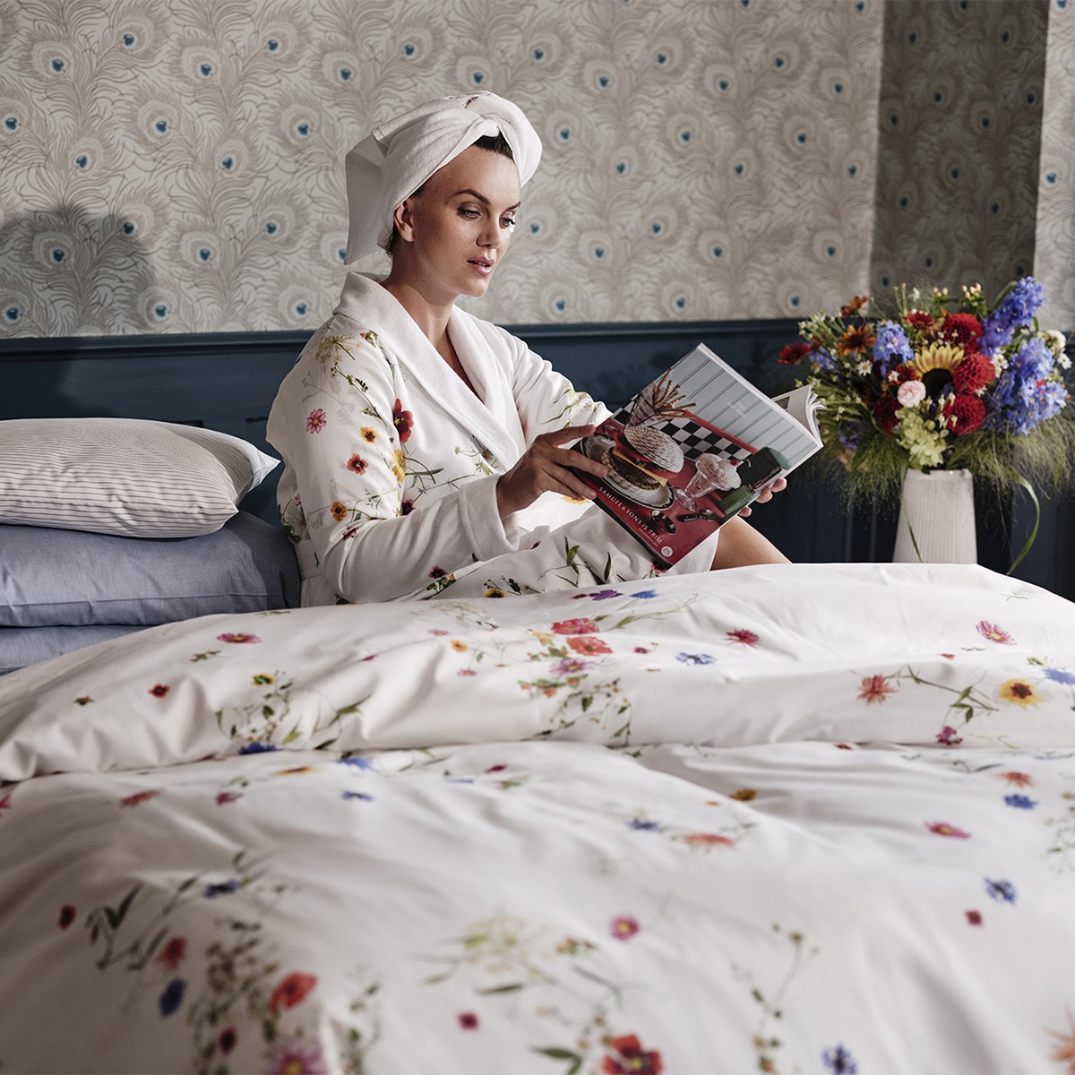 Fischbacher Kimono Fleures volantes E26 – Bild 7